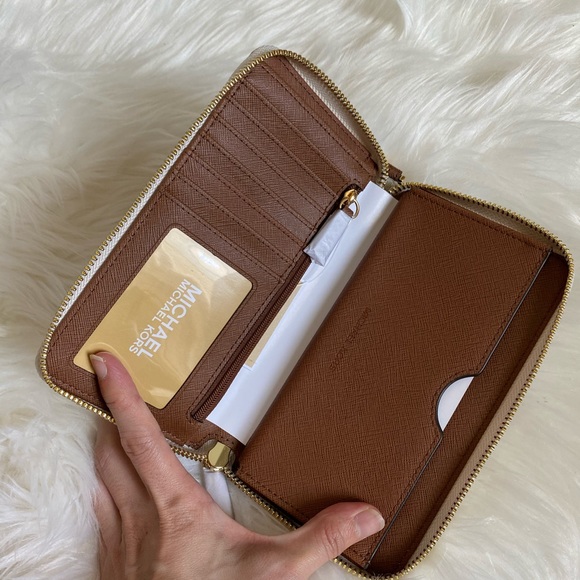 MK Bag and Wallet Set - Picture 6 of 11